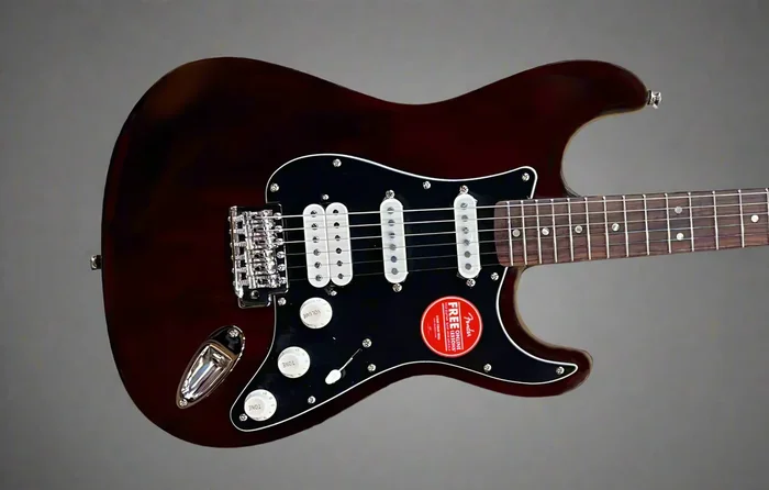 Classic Vibe ’70s Stratocaster HSS – Walnut